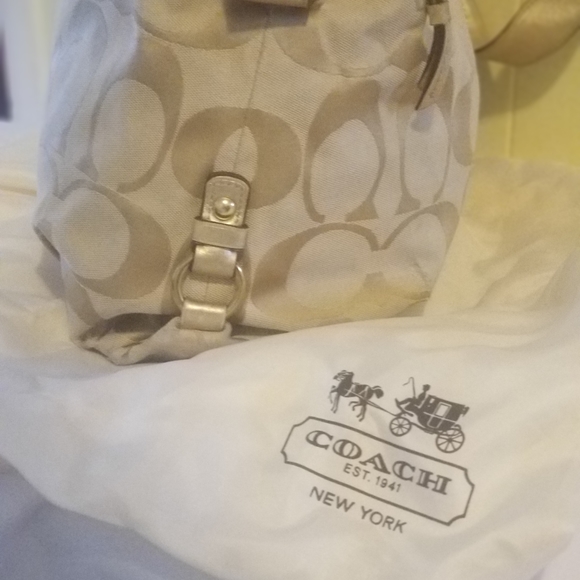 Coach purse - Picture 2 of 4